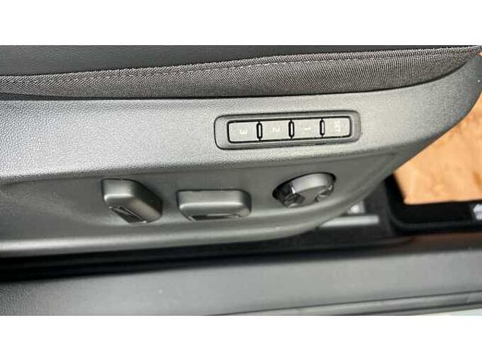 SEAT Ateca Seat Ateca Estate 1.5 TSI EVO FR Black Edition 5dr